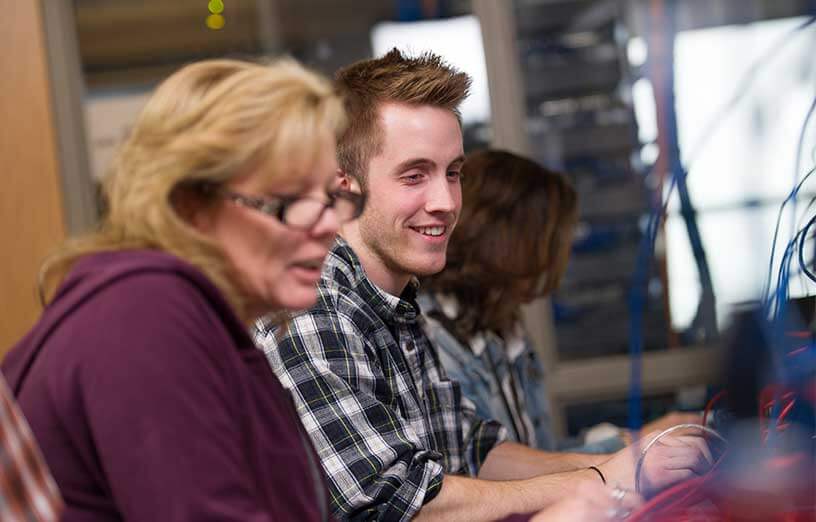 computer-science-students-at-computer