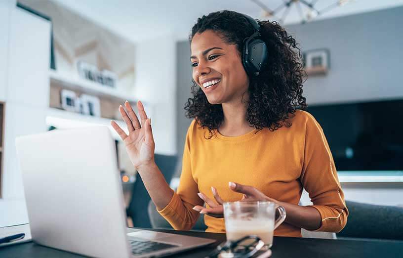 smiling-student-at-laptop