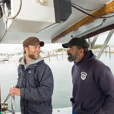 marine-science-student-and-professor-SMCC-Maine