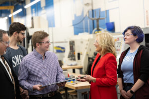 Dr-Jill-Biden-visiting-with-SMCC-Maine-students